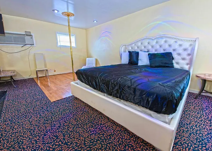 Presidential & Suites - *