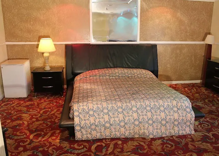 Presidential & Suites - *